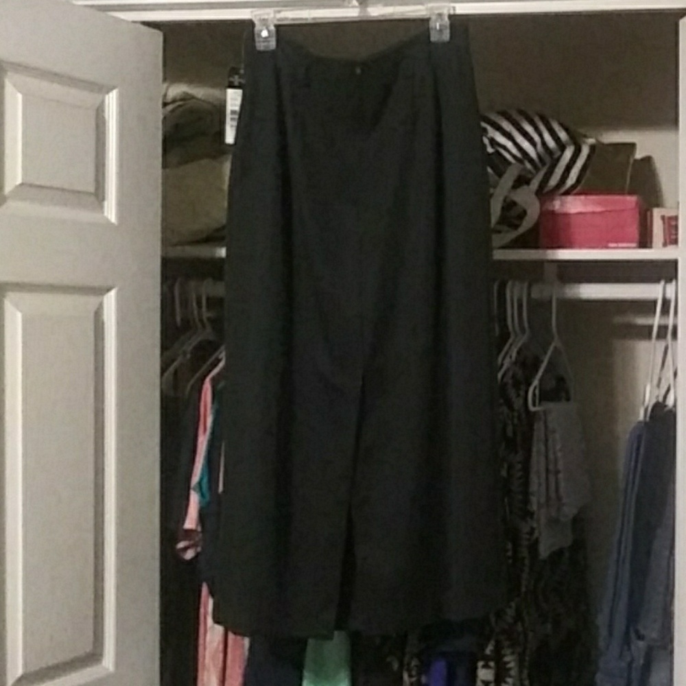 Black Mid Length Pencil Skirt w Tags